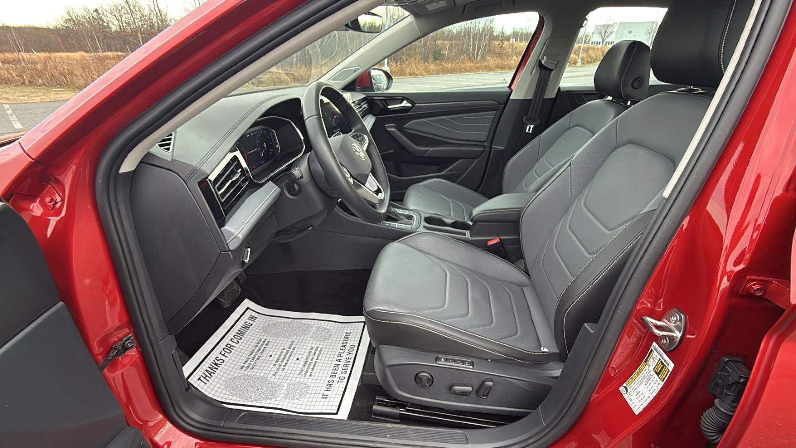 Used 2025 Volkswagen Jetta SEL image 26