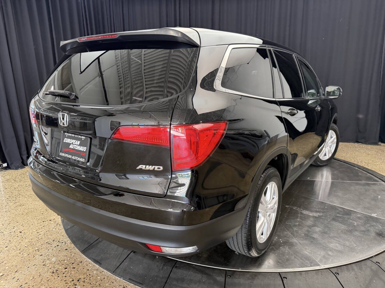 Used 2017 Honda Pilot LX image 8