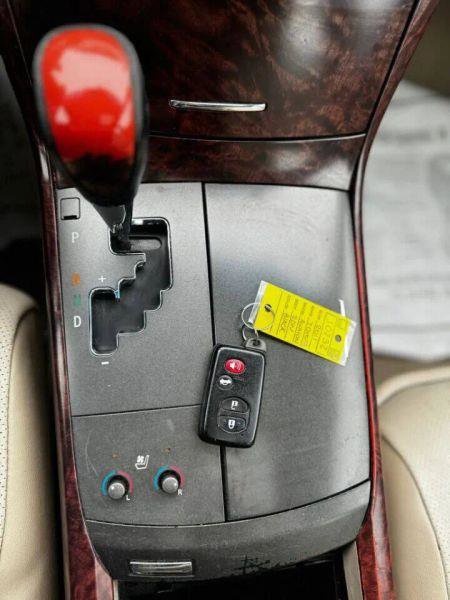 Used 2011 Toyota Avalon Limited FWD image 8