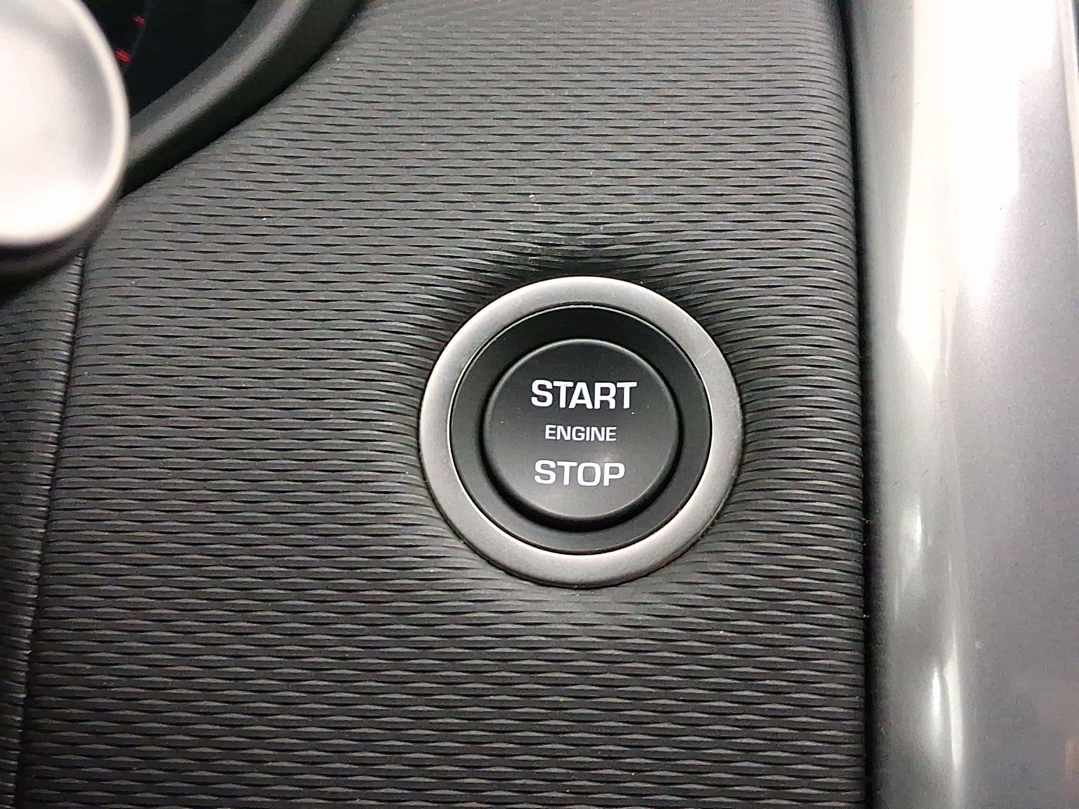 Used 2025 Land Rover Discovery Dynamic SE image 21