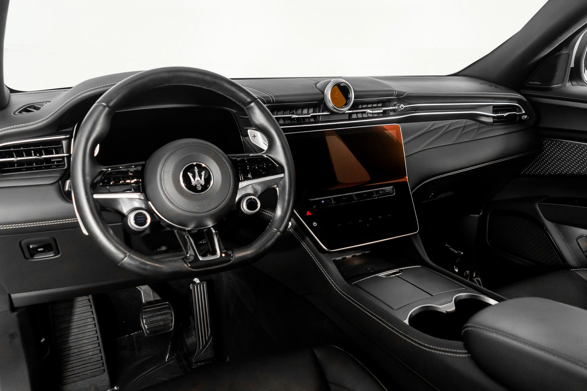 Used 2023 Maserati Grecale GT image 2