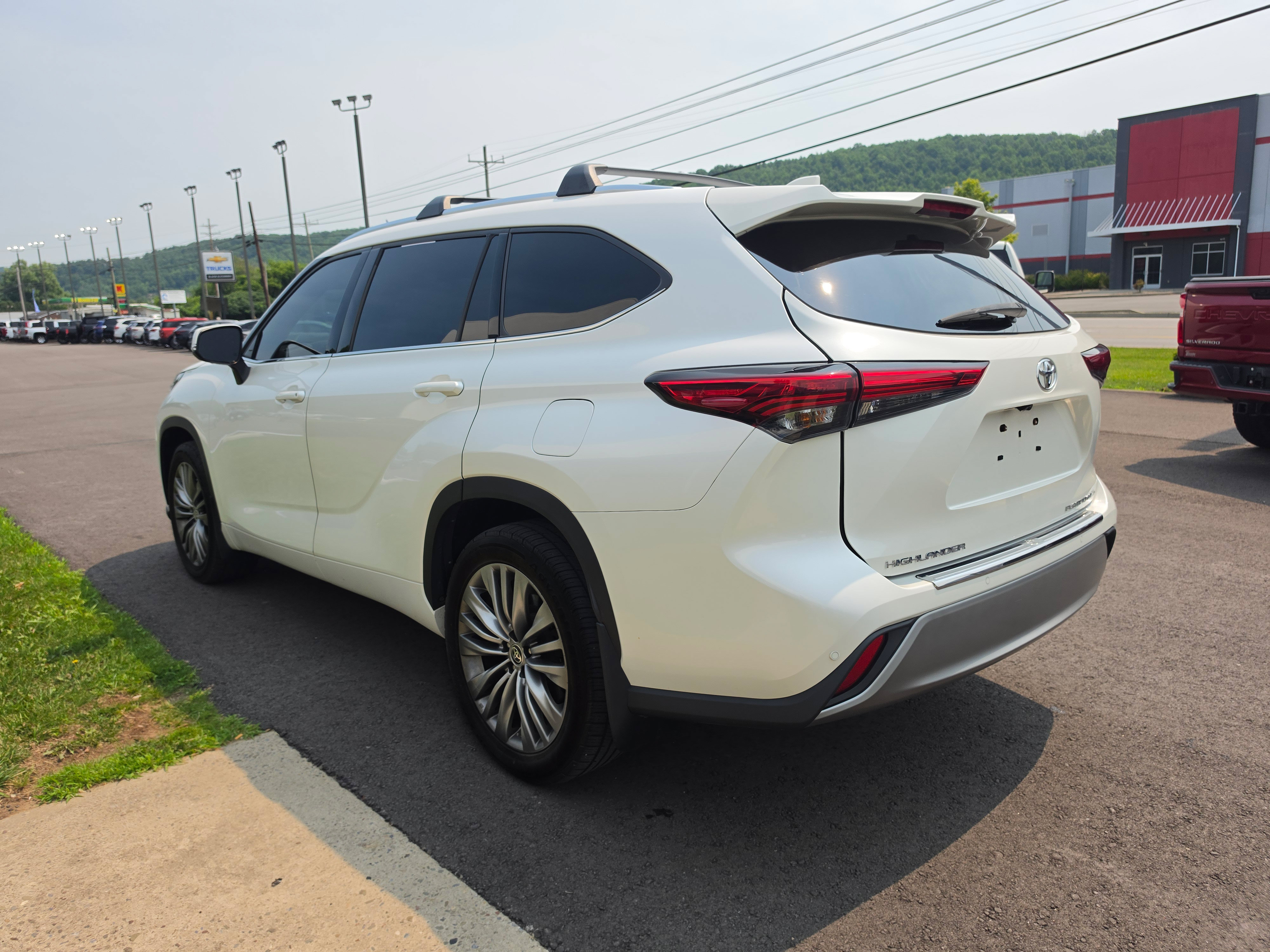 Used 2021 Toyota Highlander Platinum AWD/4WD image 6