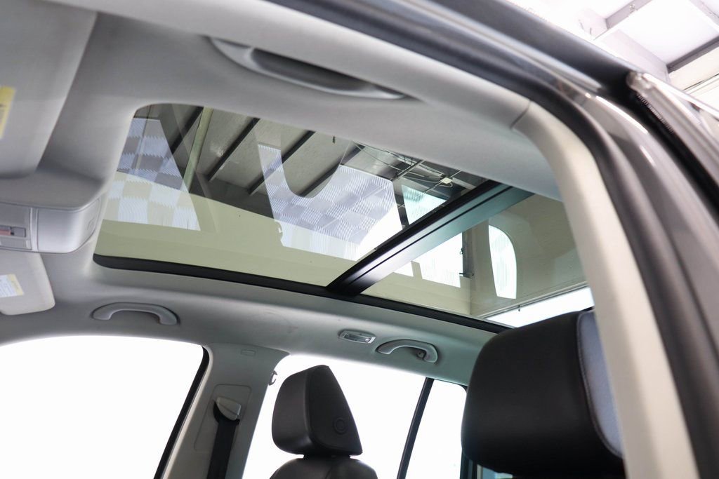 Used 2016 Volkswagen Tiguan SE image 28
