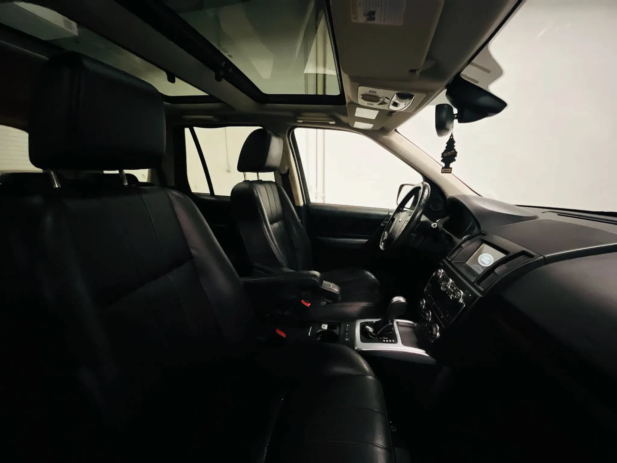 Used 2013 Land Rover LR2 HSE AWD/4WD image 14
