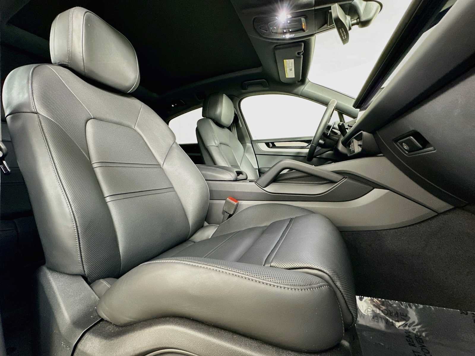 Certified 2026 Porsche Cayenne Coupe AWD/4WD image 29