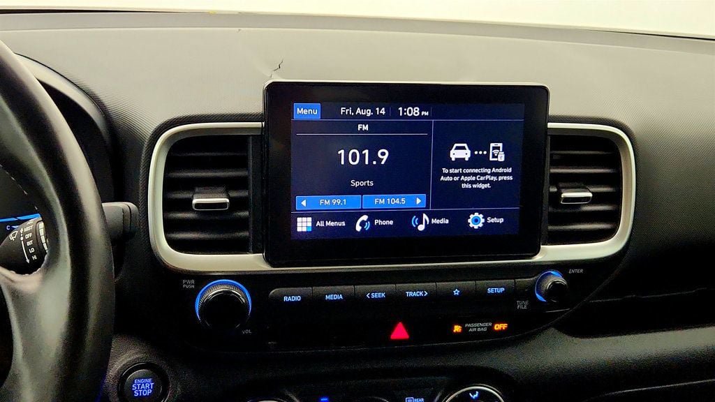 Used 2023 Hyundai Venue FWD image 18
