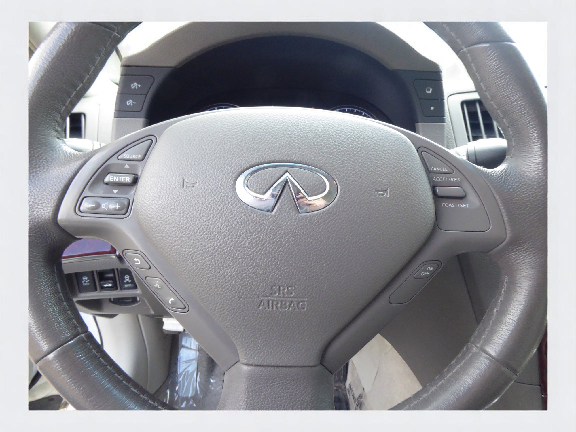 Used 2012 INFINITI G37 x Sedan w/ Premium Pkg image 12