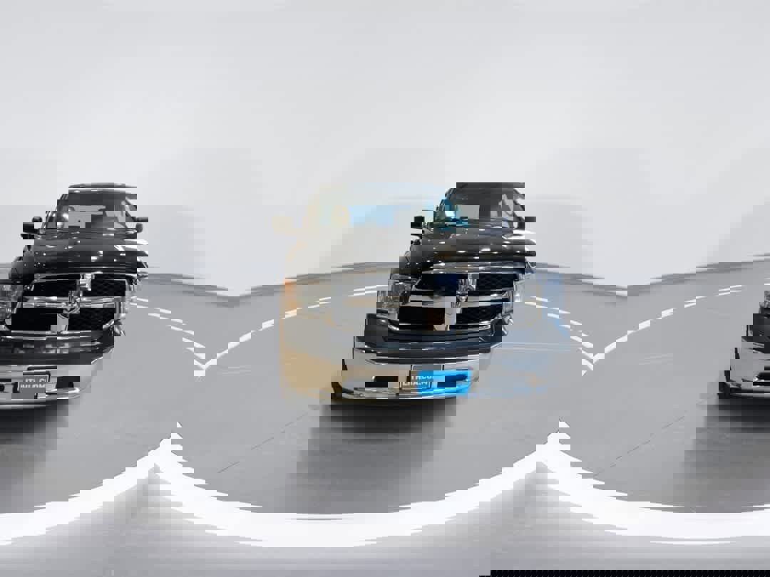 Used 2017 RAM 1500 Classic SLT image 3