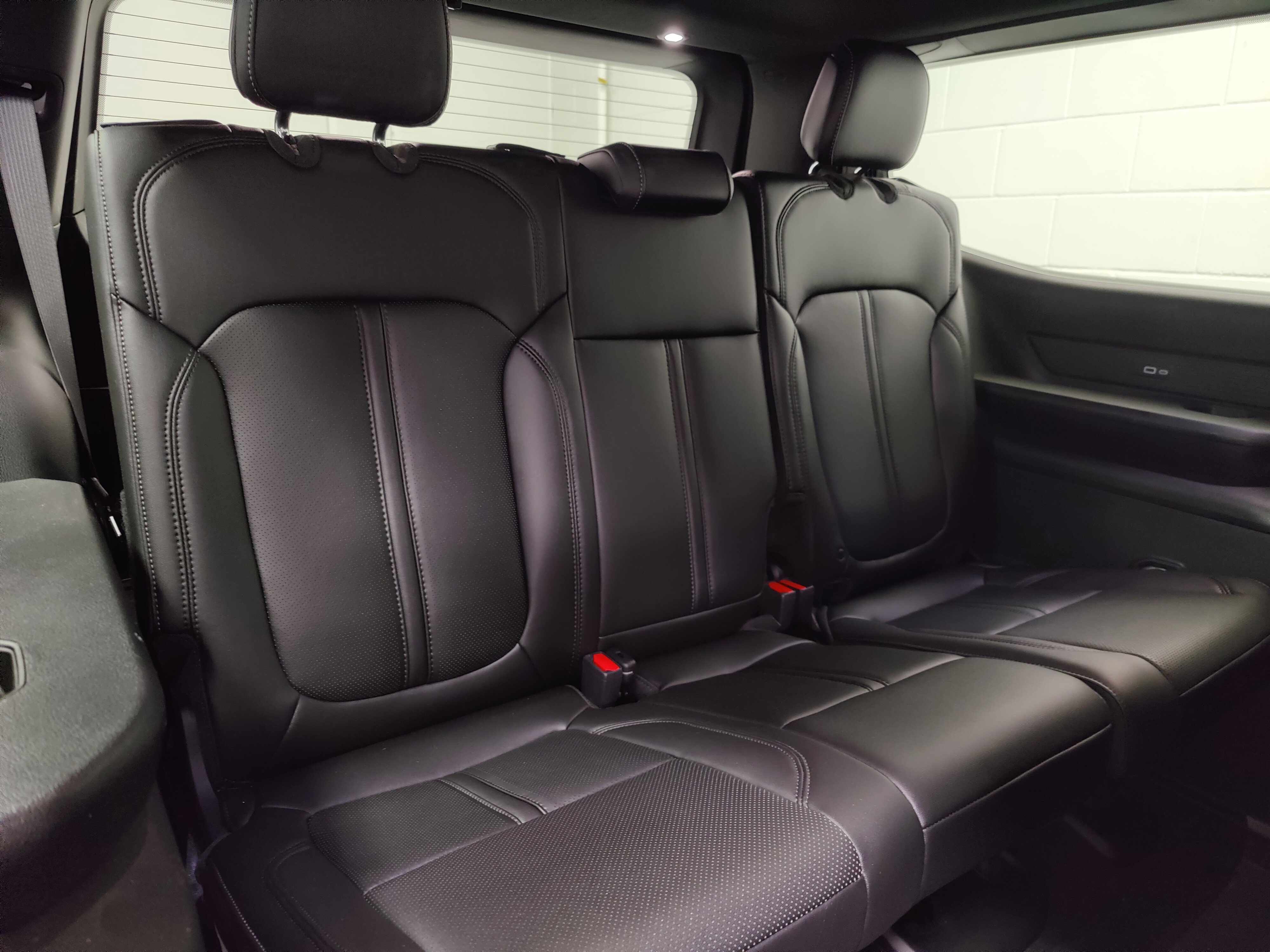 Used 2024 Jeep Wagoneer 4WD image 18