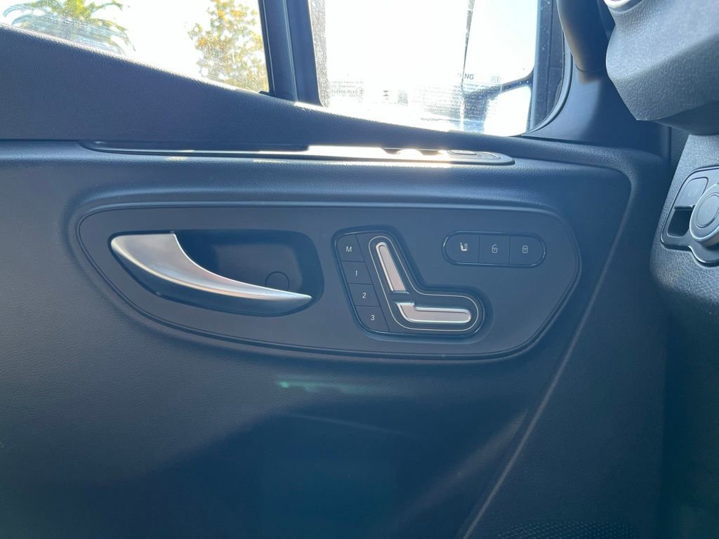 Used 2023 Mercedes-Benz Sprinter 1500 image 23