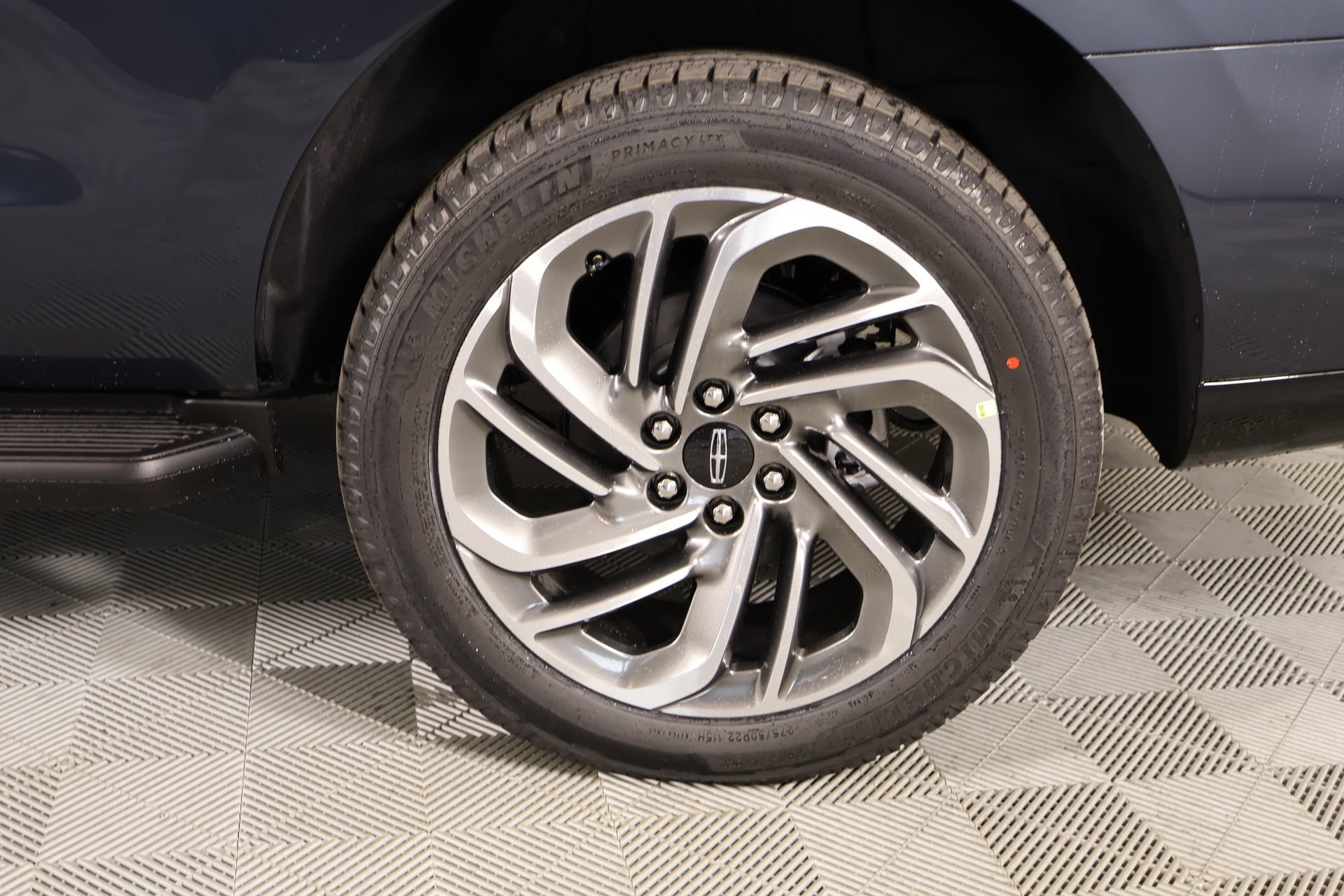 New 2026 Lincoln Navigator Premiere AWD/4WD image 19