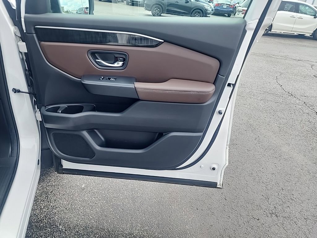 Certified 2024 Honda Pilot Elite image 33