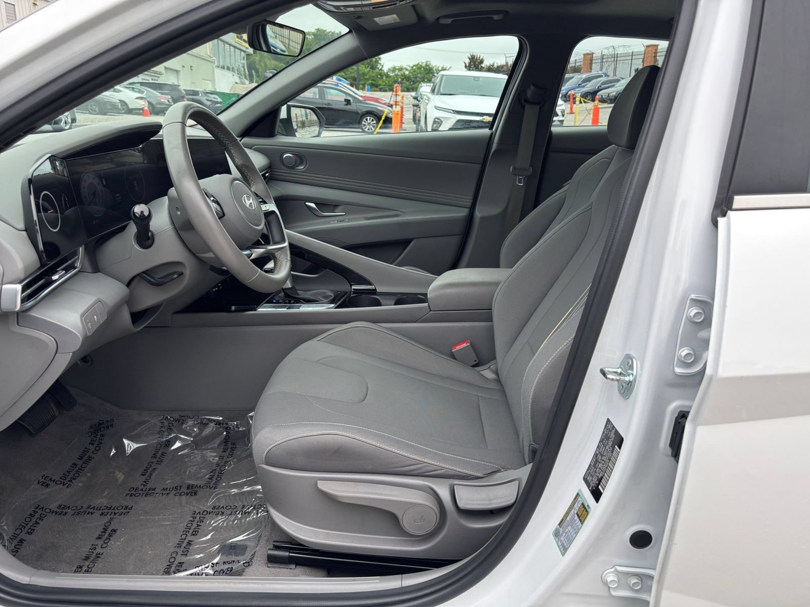 Used 2025 Hyundai Elantra SEL FWD image 23