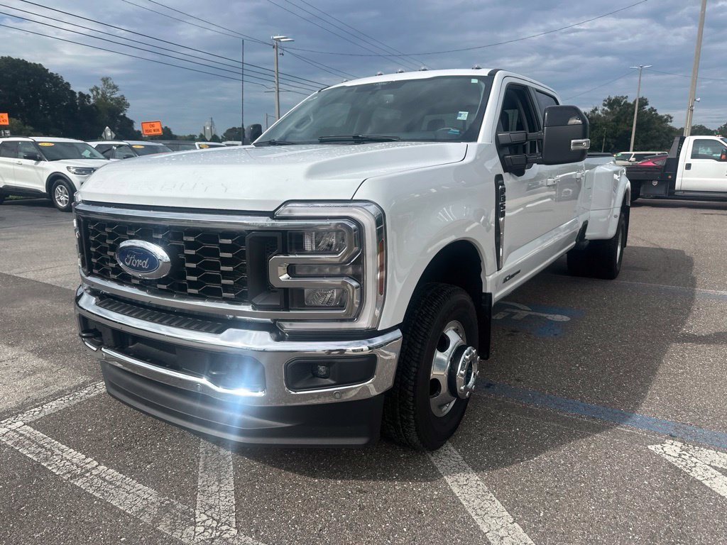 Used 2024 Ford F350 Lariat w/ Lariat Ultimate Package AWD/4WD image 32