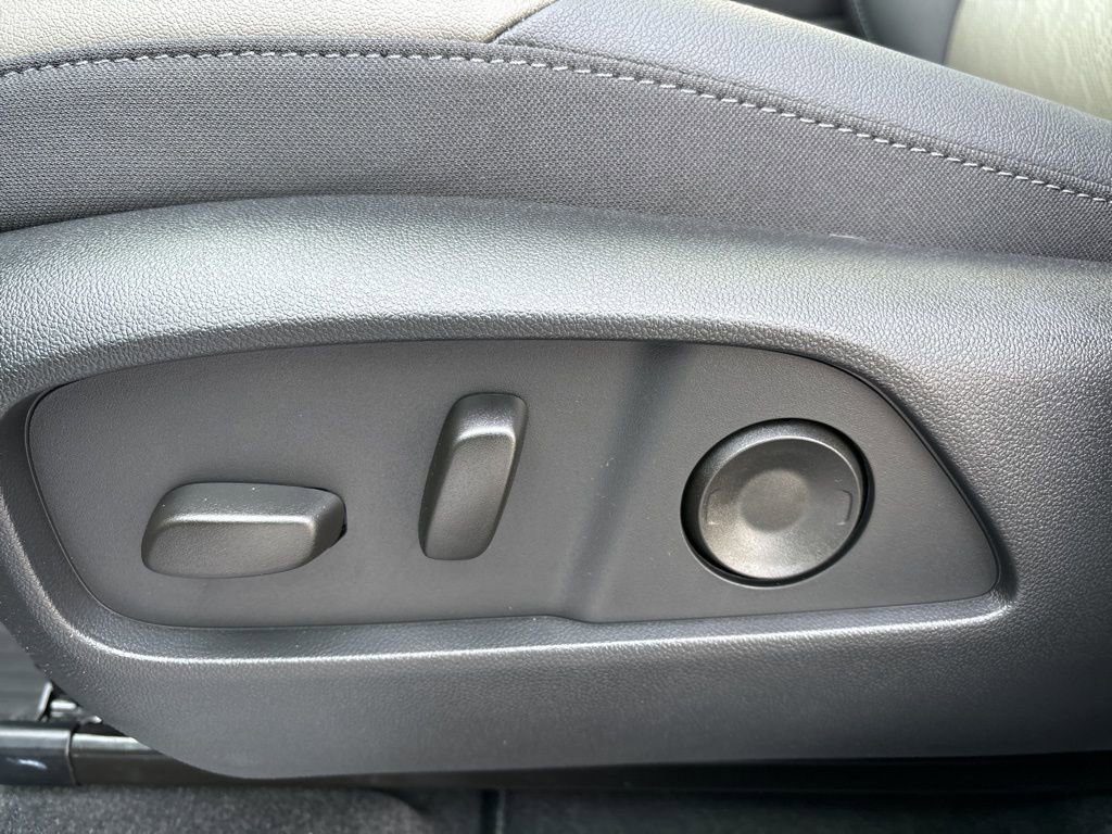 New 2026 Chevrolet Equinox LT w/ Convenience Package II image 19