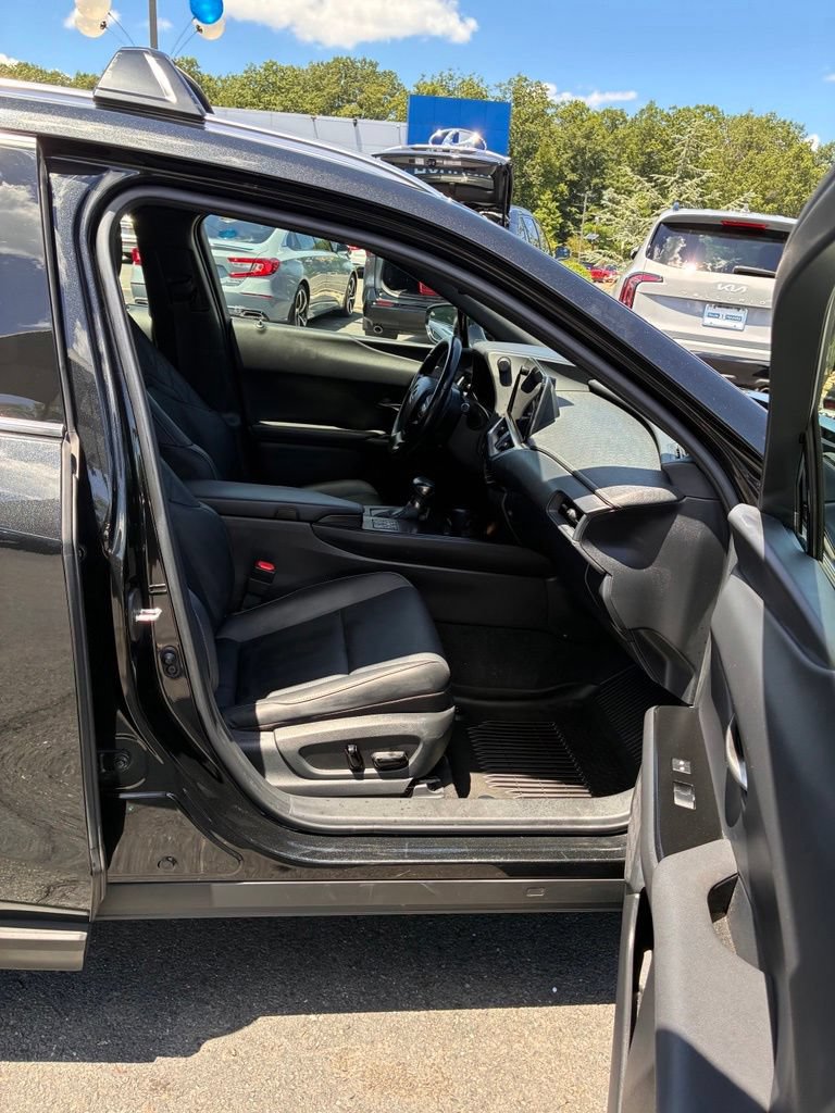 Used 2023 Lexus UX 250h AWD w/ Accessory Package (Z2) image 21