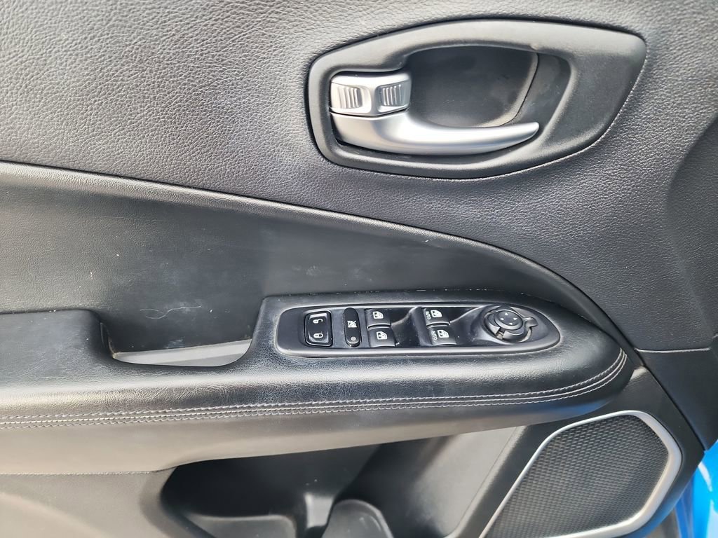 Used 2020 Jeep Compass Latitude image 13