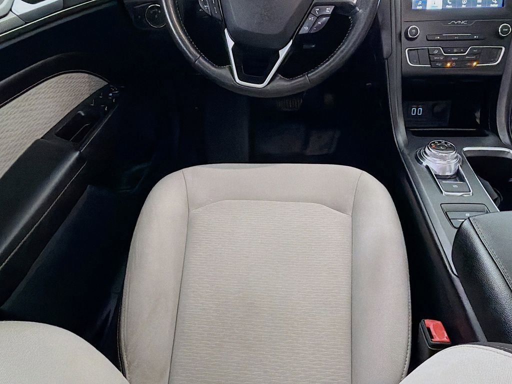 Used 2020 Ford Fusion SE w/ Equipment Group 151A image 26