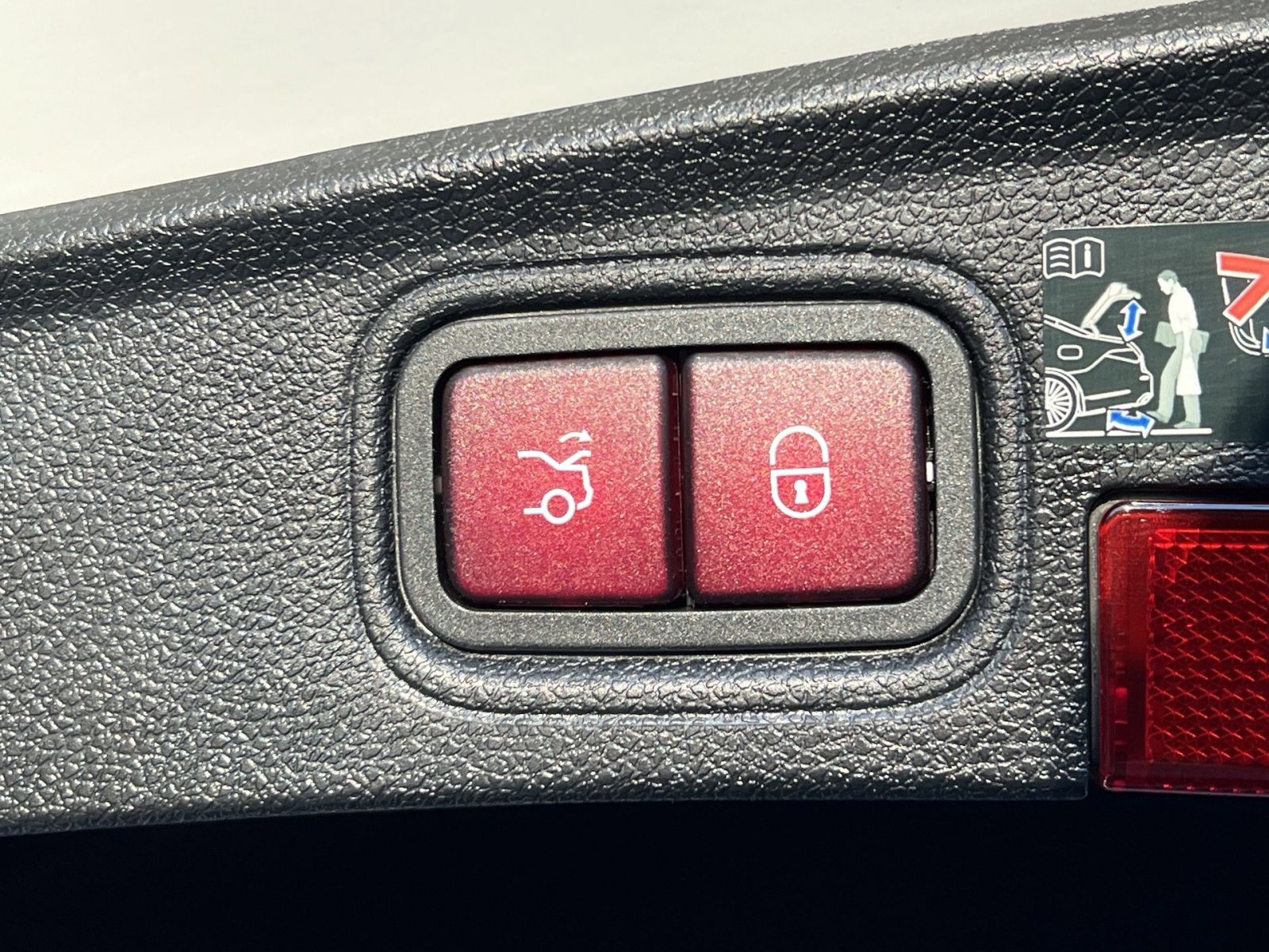 Certified 2023 Mercedes-Benz C 43 AMG 4MATIC Coupe image 25