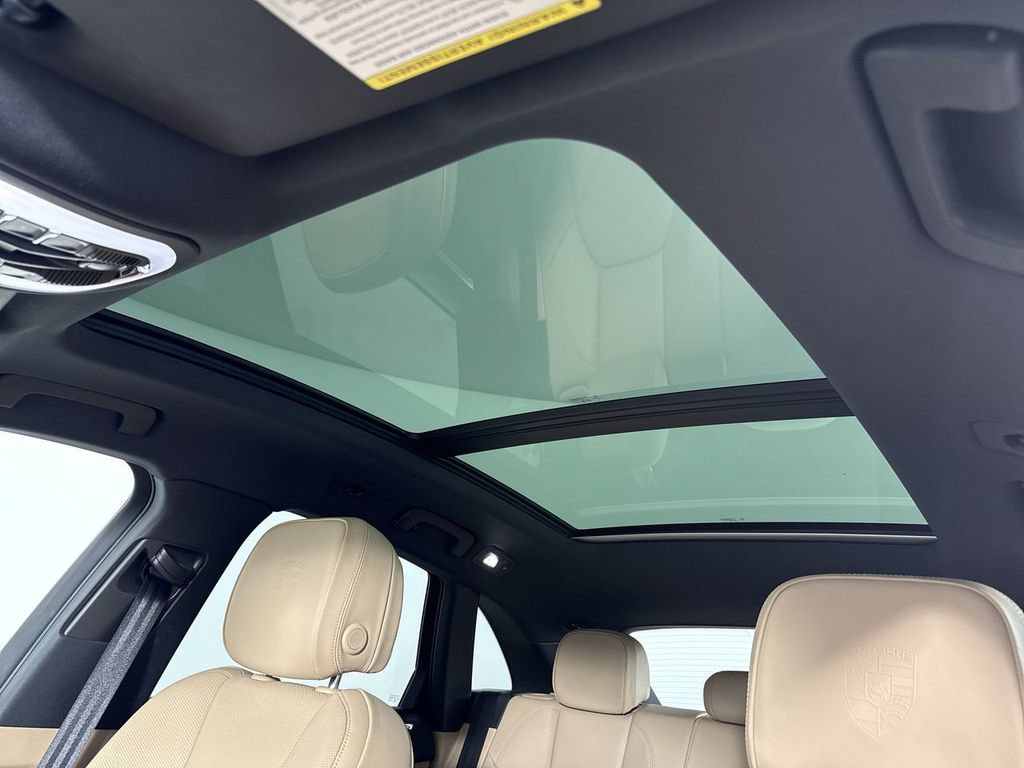Certified 2022 Porsche Macan S w/ Premium Package Plus AWD/4WD image 41