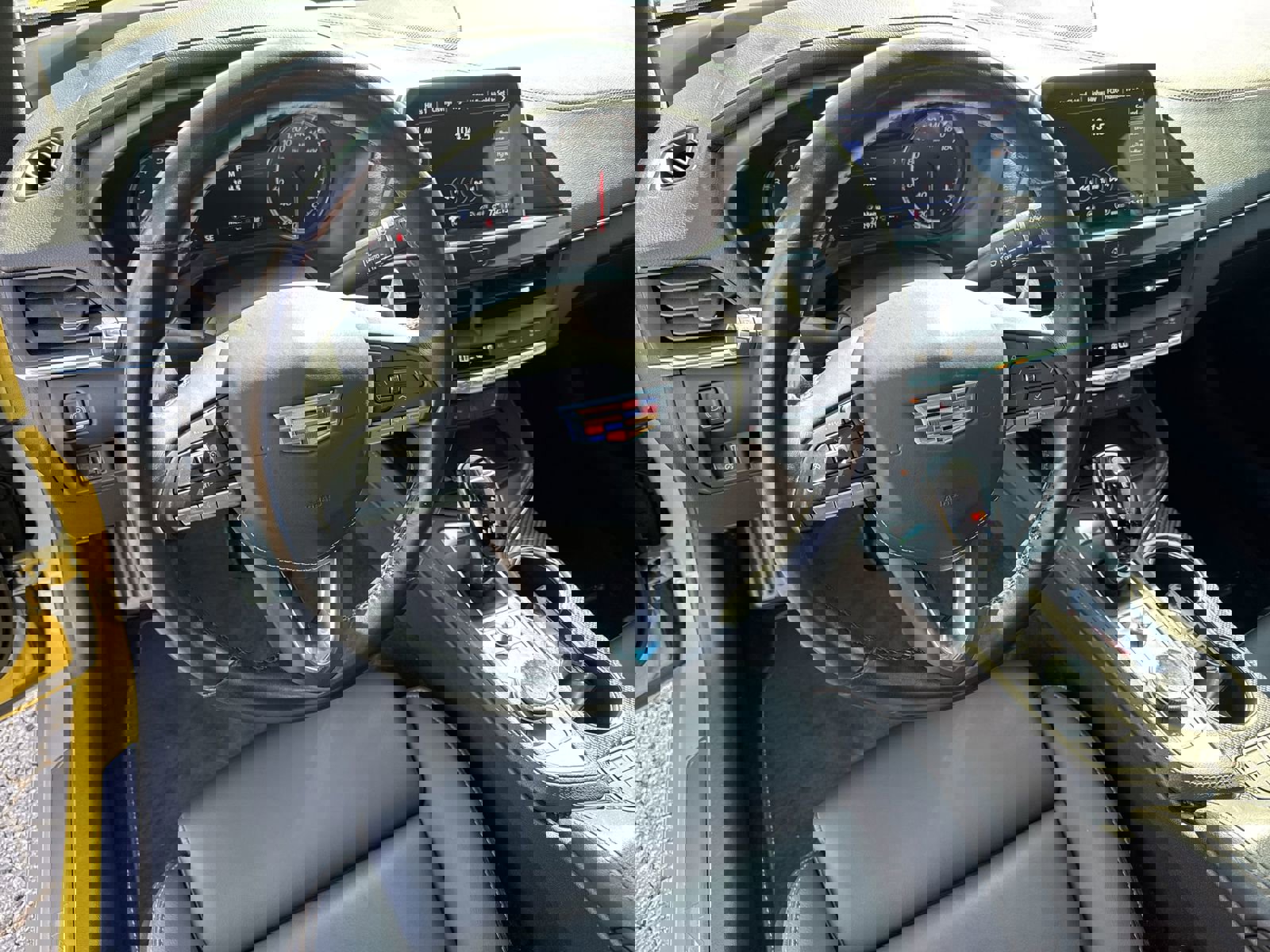 Used 2024 Cadillac CT4 V w/ LPO, ONYX Package image 18