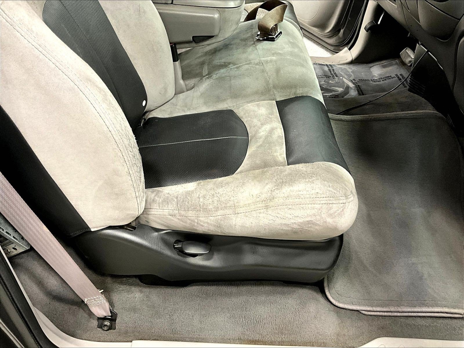 Used 2004 Ford F150 Lightning RWD image 32