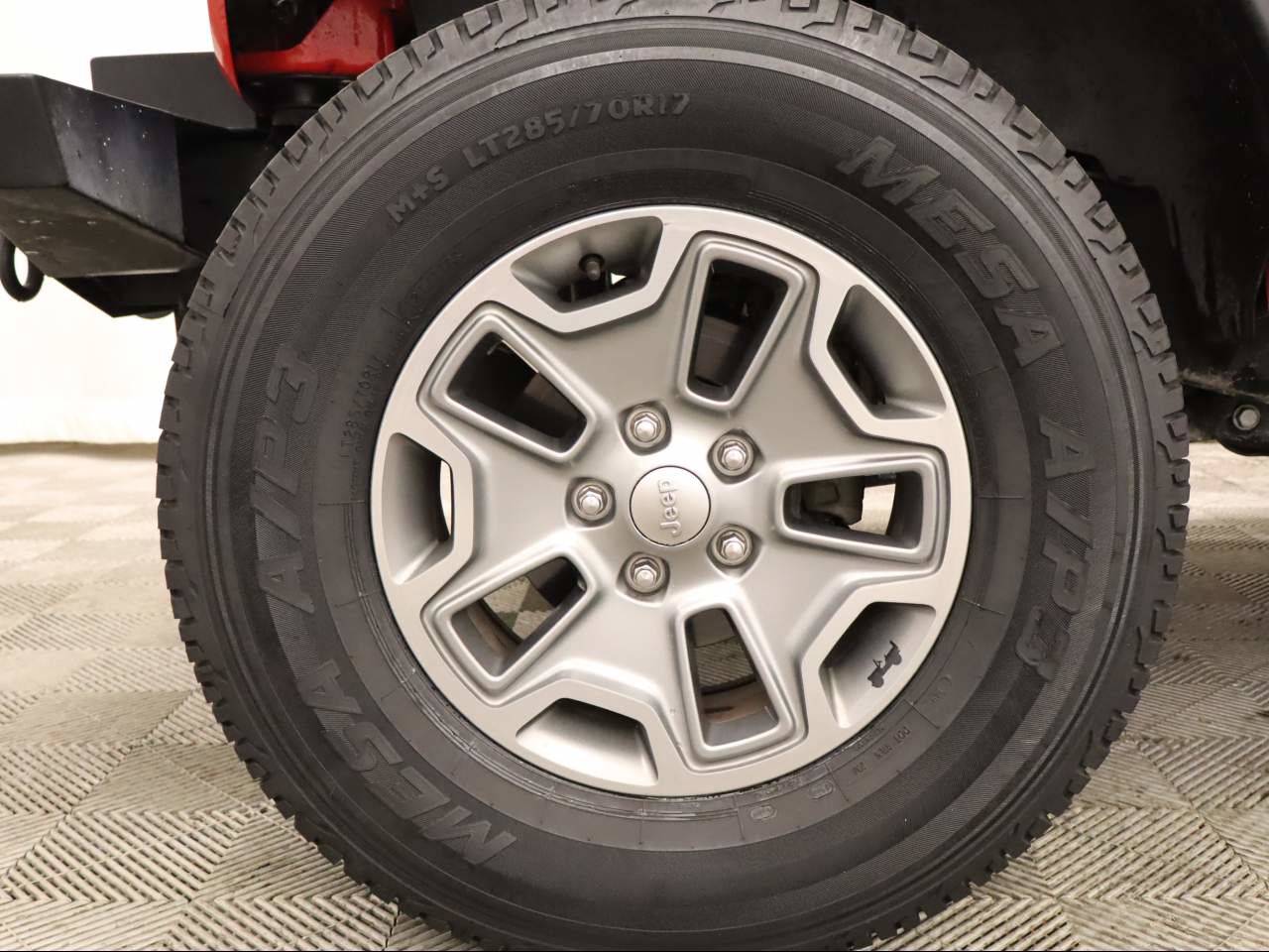 Used 2016 Jeep Wrangler Unlimited Rubicon w/ Connectivity Group image 6