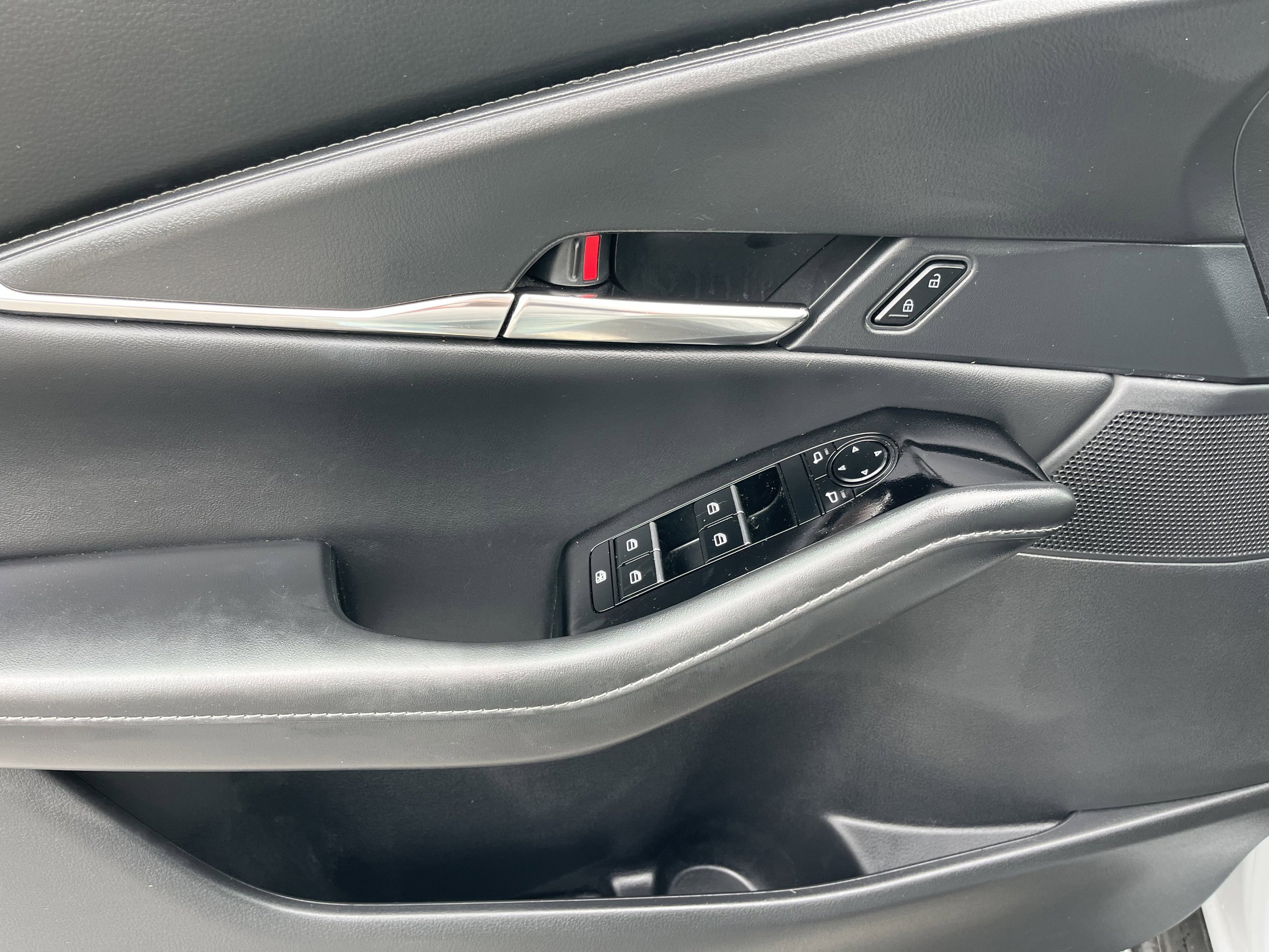 Used 2025 MAZDA CX-30 AWD 2.5 S w/ Preferred Package image 17