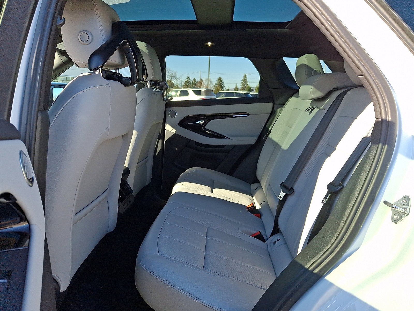 Used 2026 Land Rover Range Rover Evoque S image 10