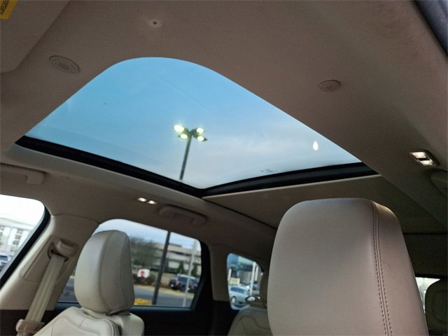 Used 2022 Lincoln Corsair AWD w/ Premium Package image 15