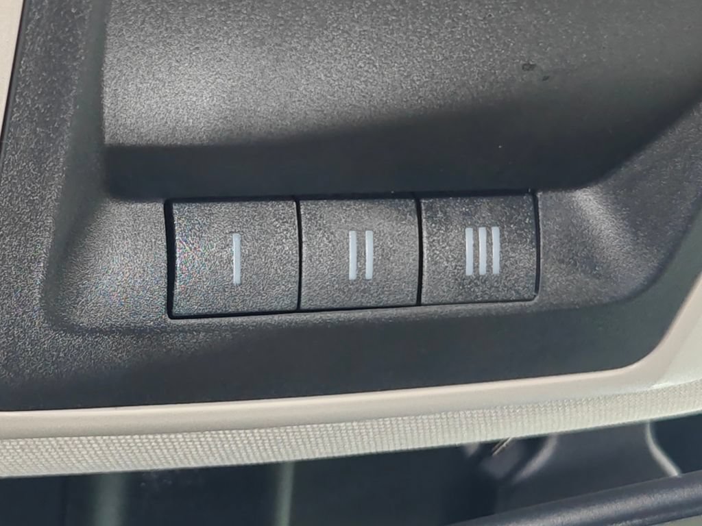 Used 2017 RAM 1500 Laramie w/ Convenience Group AWD/4WD image 9