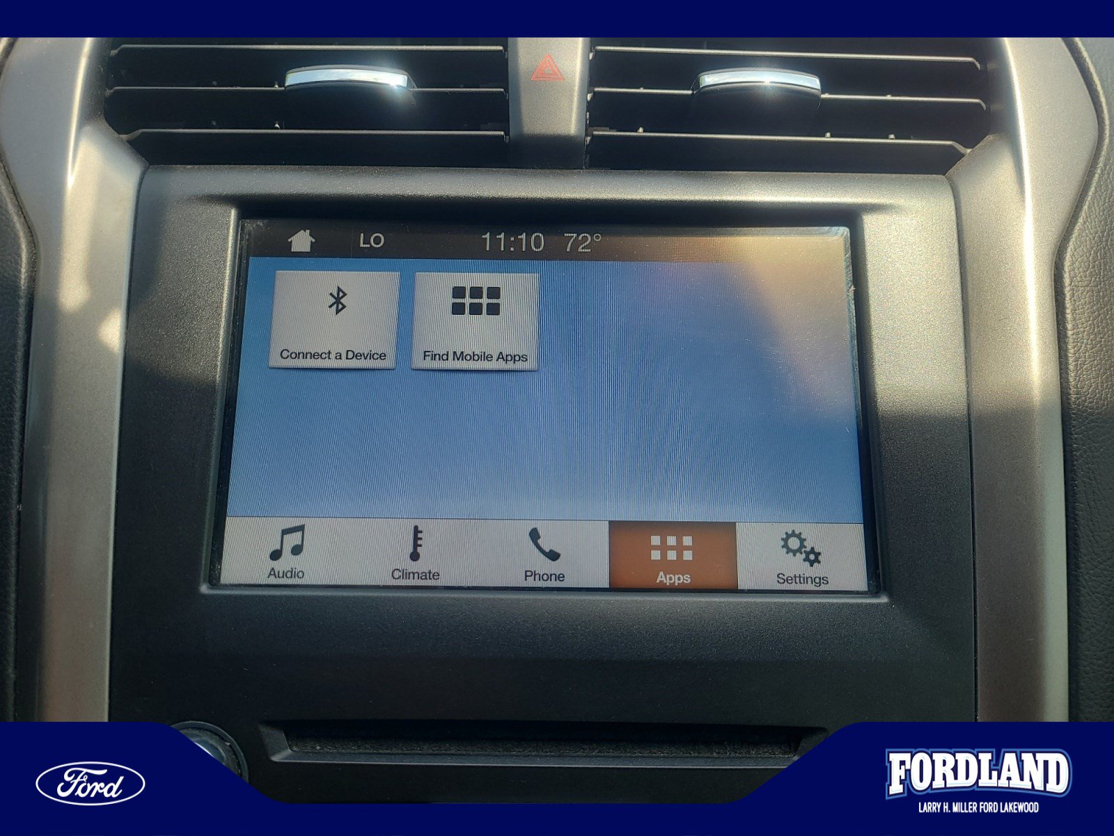 Used 2017 Ford Fusion SE w/ Fusion SE Technology Package FWD image 27