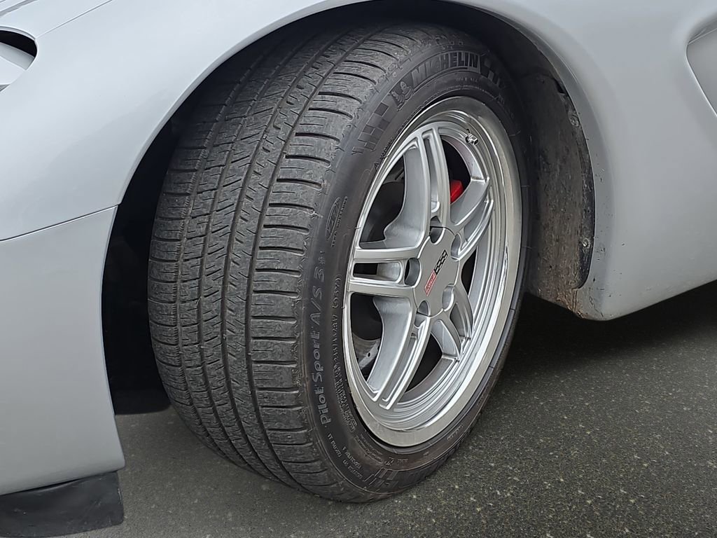 Used 2000 Chevrolet Corvette Convertible w/ Memory Pkg image 31