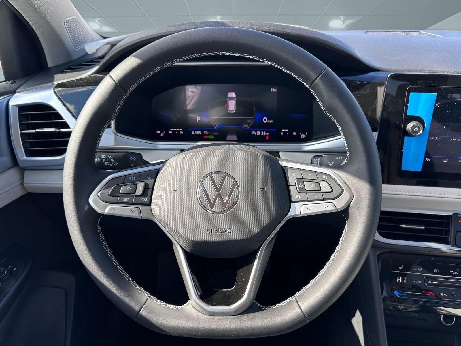 New 2026 Volkswagen Taos SE image 15