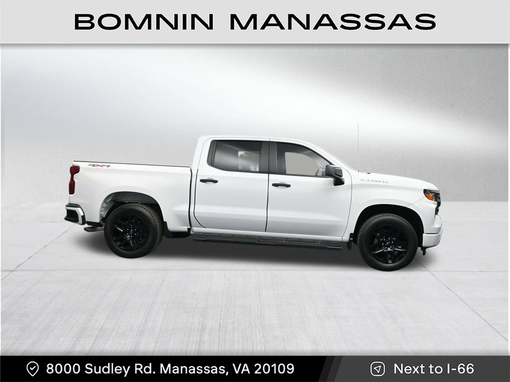 Used 2023 Chevrolet Silverado 1500 Custom image 3