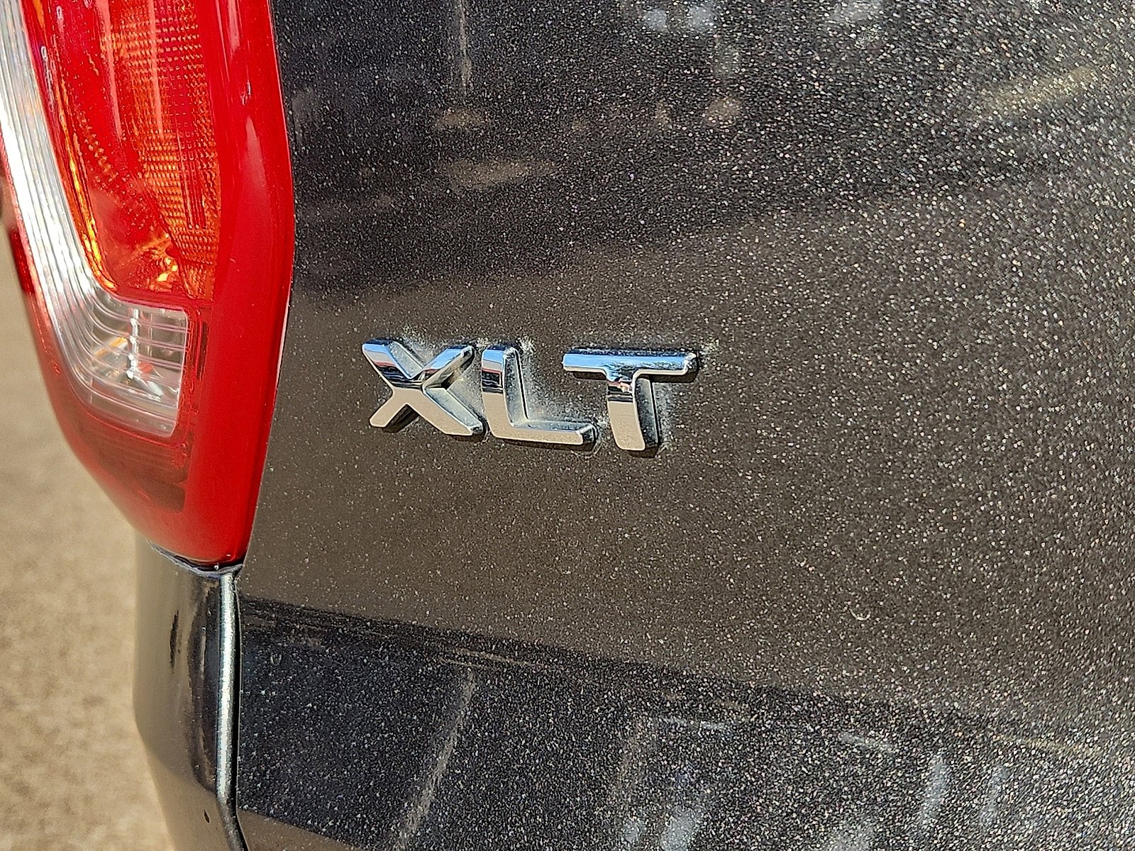 Used 2017 Ford Explorer XLT w/ Equipment Group 202A image 8