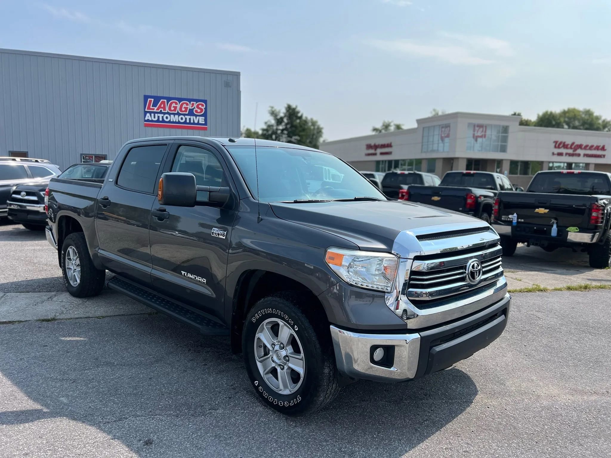 Used 2016 Toyota Tundra SR5 image 1