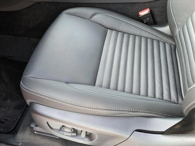 New 2025 Land Rover Discovery Sport Dynamic SE image 4