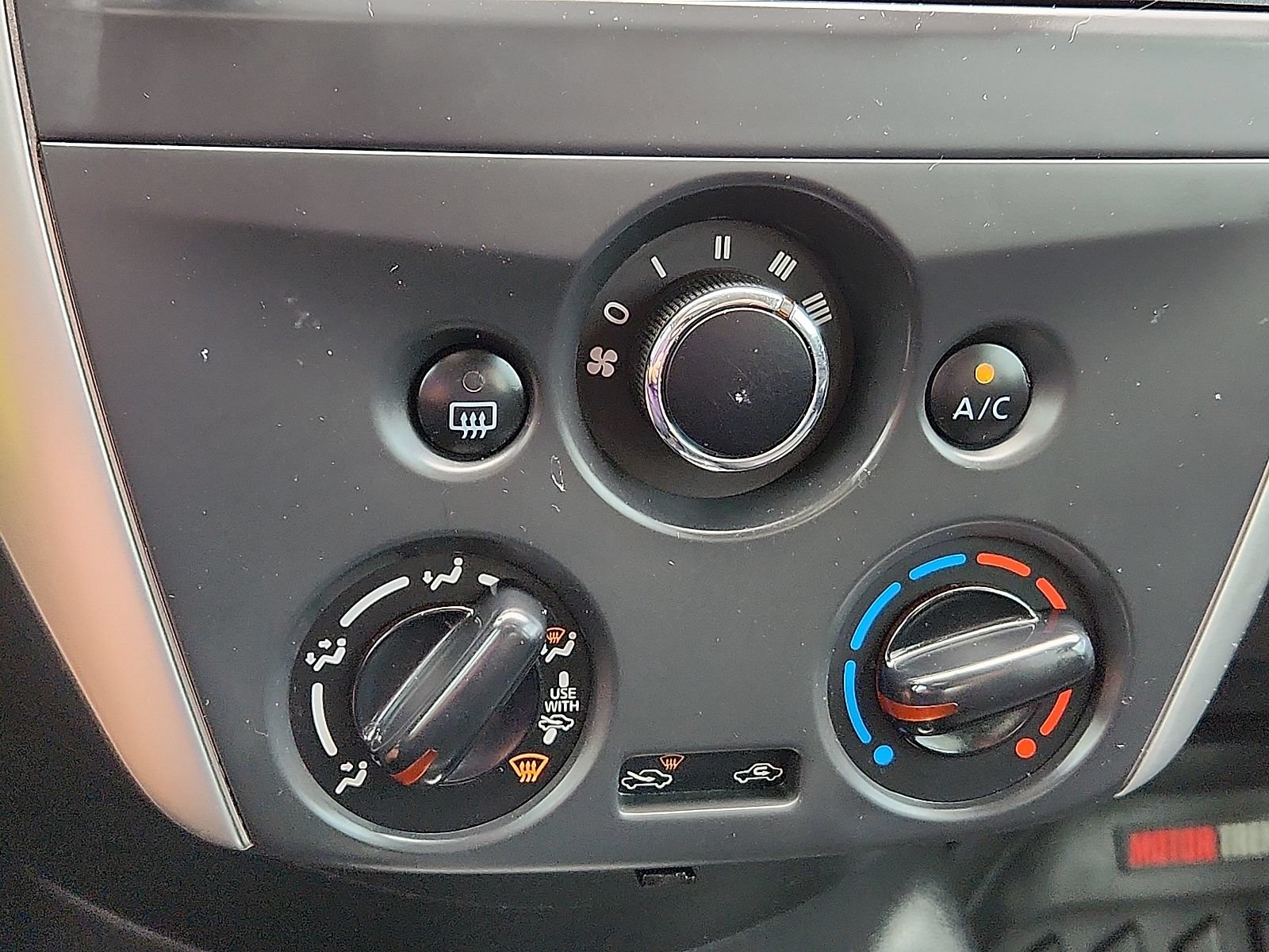 Used 2019 Nissan Versa SV FWD image 19