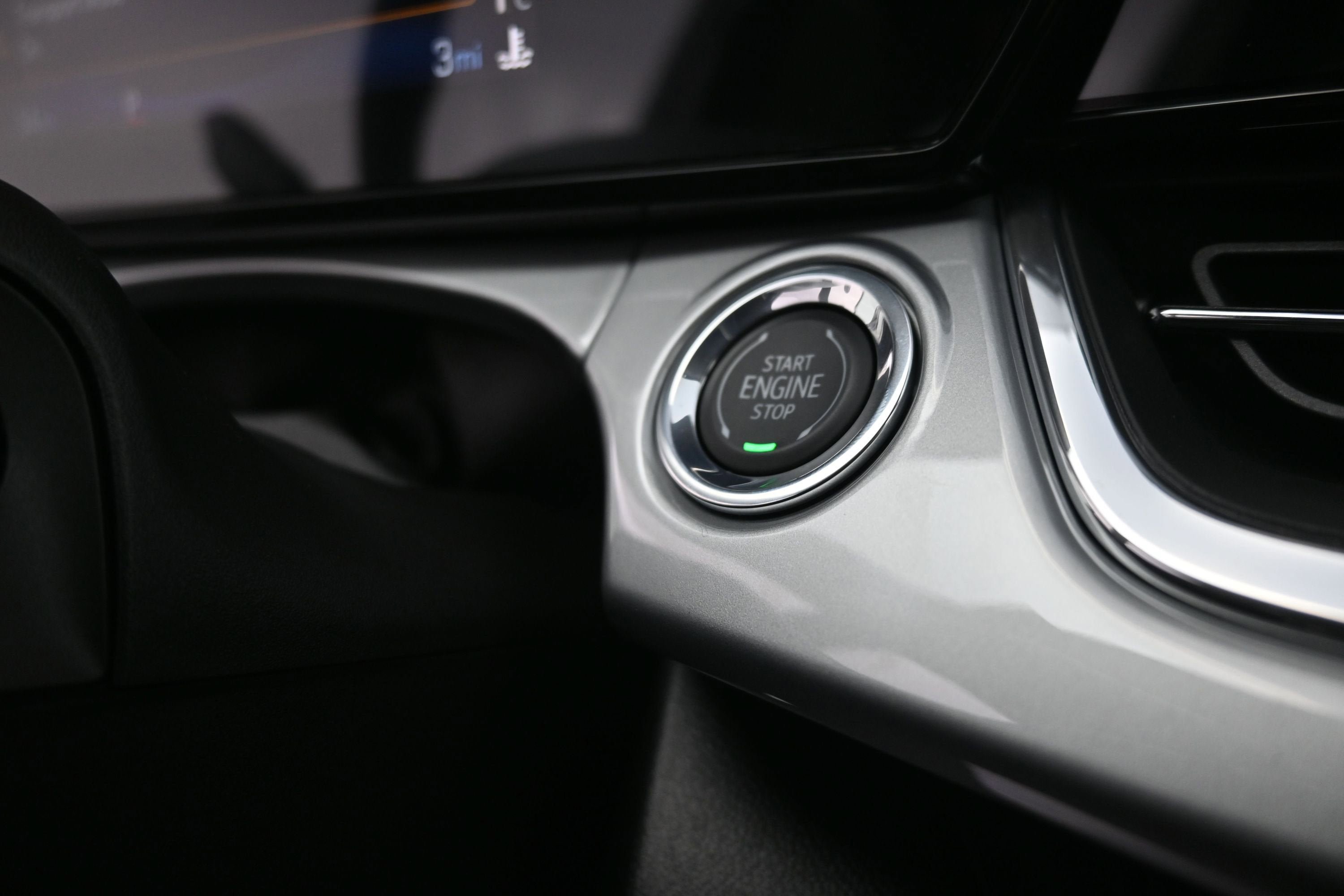 New 2026 Chevrolet Trax LT w/ Sunroof Package FWD image 17