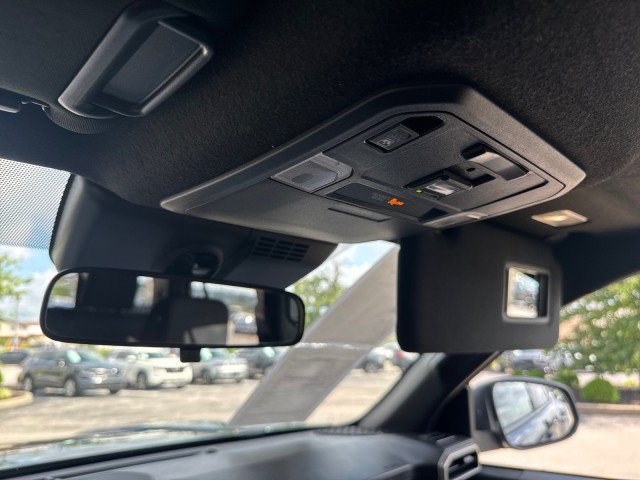 Used 2025 Toyota 4Runner SR5 AWD/4WD image 12