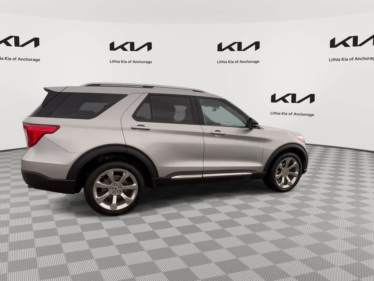 Used 2020 Ford Explorer Platinum AWD/4WD image 9