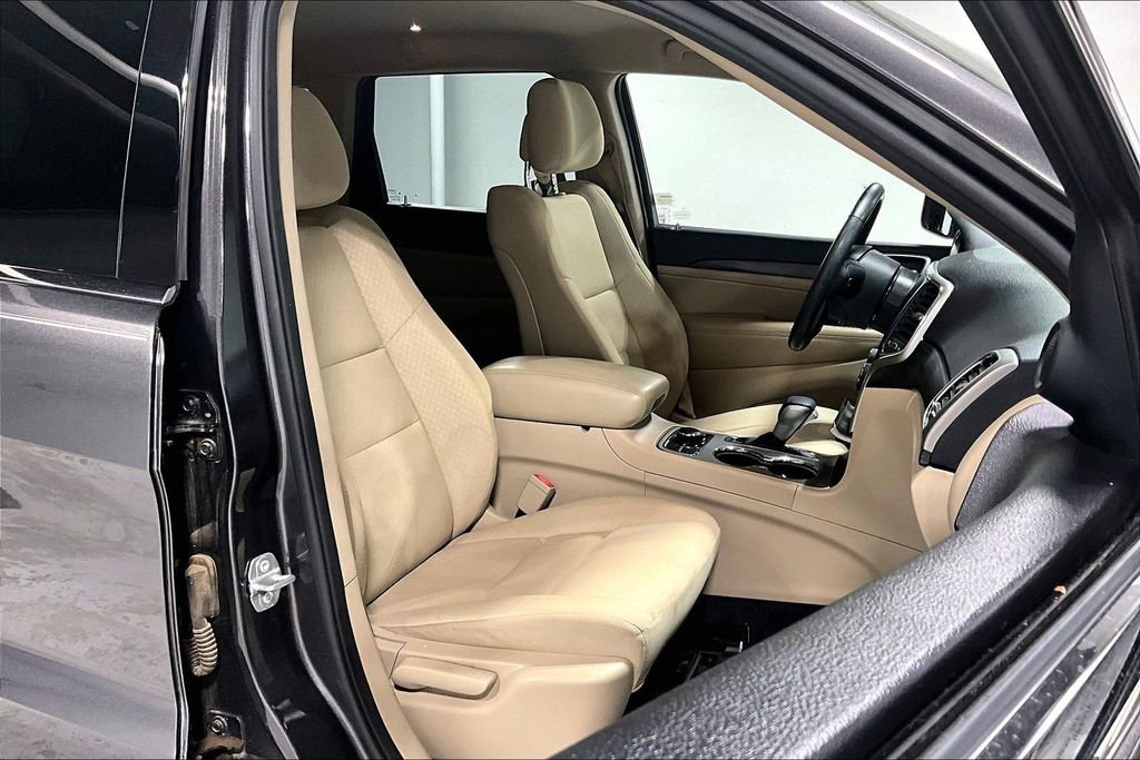 Used 2019 Jeep Grand Cherokee Laredo AWD/4WD image 10