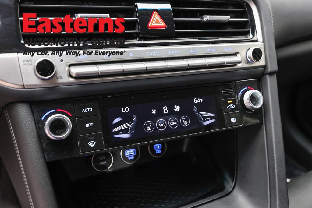 Used 2025 Genesis G70 2.5T RWD image 20