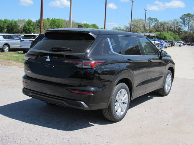 New 2026 Mitsubishi Outlander ES image 3