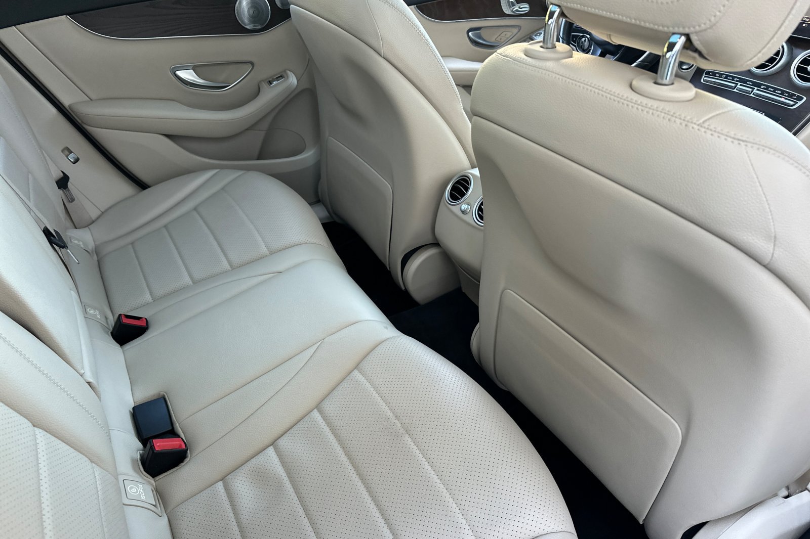 Used 2018 Mercedes-Benz GLC 300 4MATIC image 33