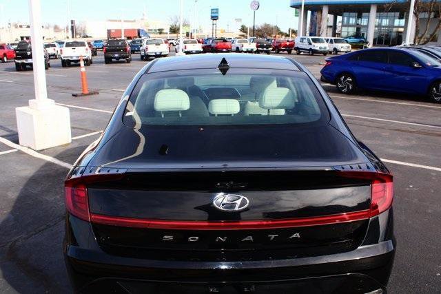 Used 2023 Hyundai Sonata SEL w/ Preferred Accessory Package image 8