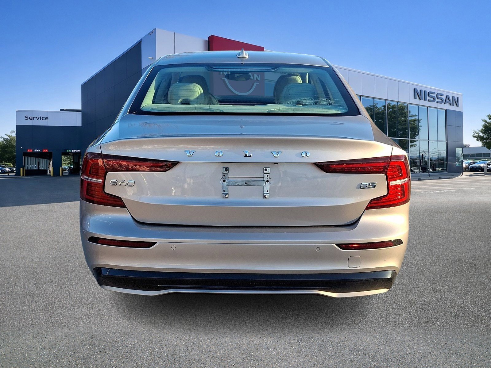 Used 2024 Volvo S60 B5 Plus FWD image 5
