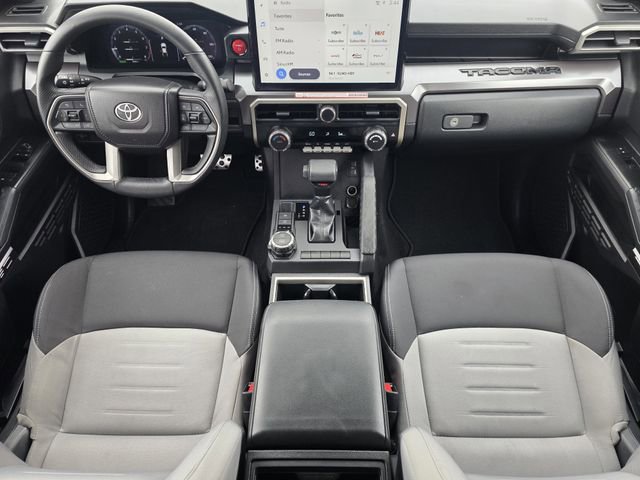Used 2025 Toyota Tacoma TRD Sport AWD/4WD image 23