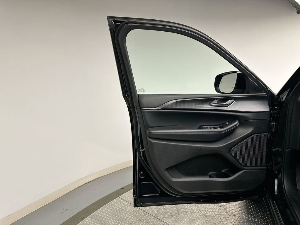 Used 2023 Jeep Grand Cherokee Altitude image 21